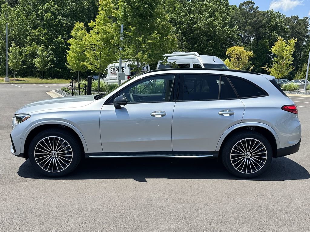 2025 Mercedes Benz GLC 300 4MATIC photo 4