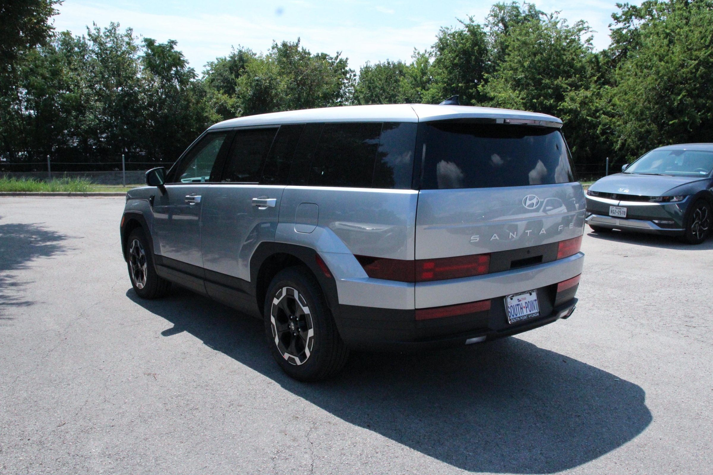 2026 Hyundai Santa Fe SE photo 6