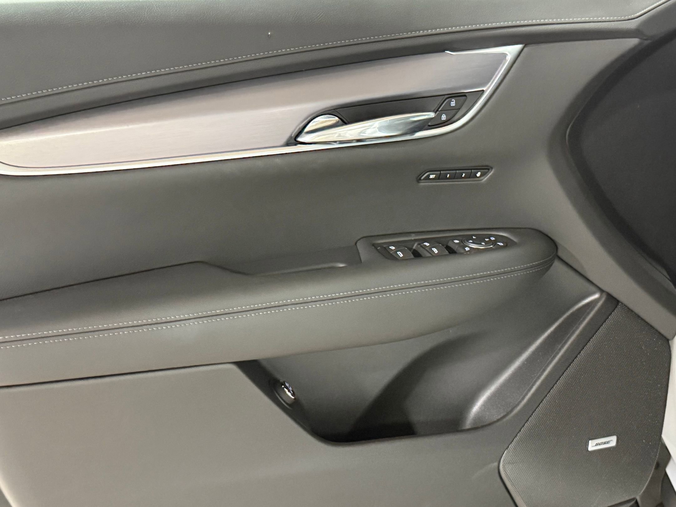 2025 Cadillac XT6 Luxury photo 11