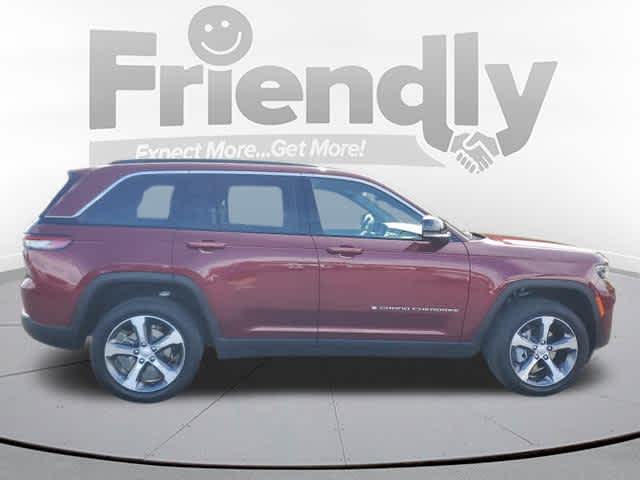 2025 Jeep Grand Cherokee Limited photo 3