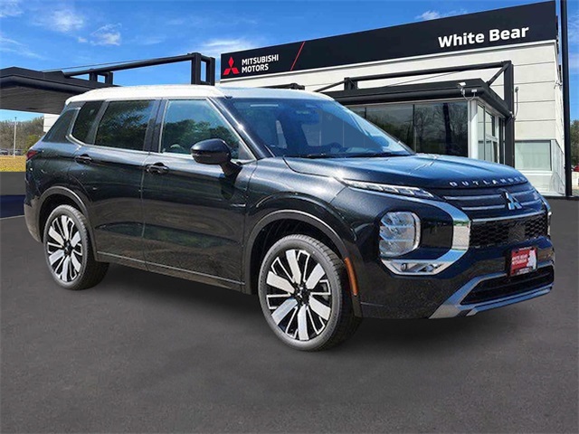2025 Mitsubishi Outlander SEL Platinum Edition's photo