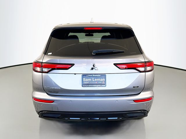 2023 Mitsubishi Outlander Black Edition photo 6