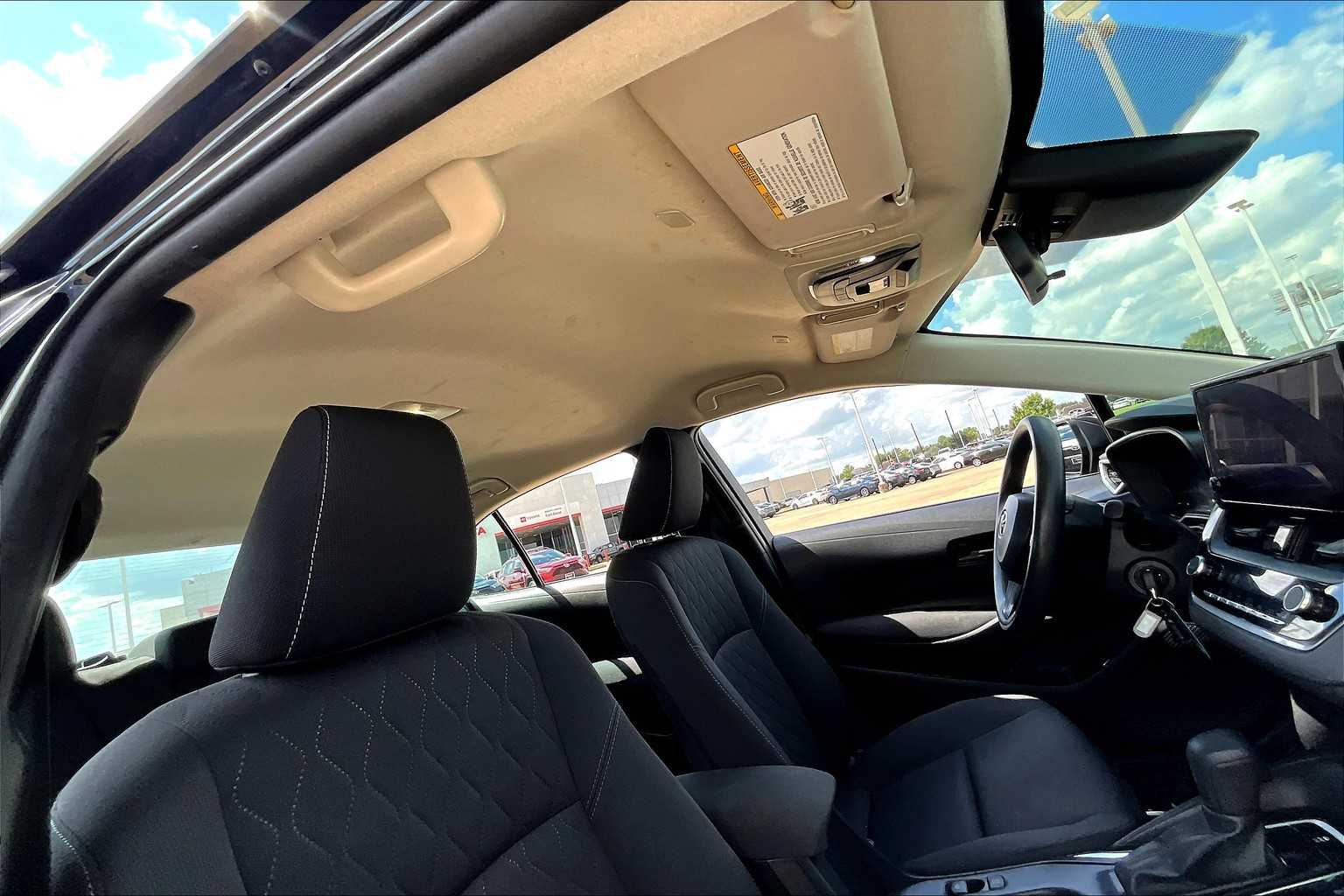 2023 Toyota Corolla LE photo 12