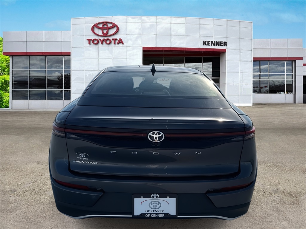 2024 Toyota Crown XLE photo 5