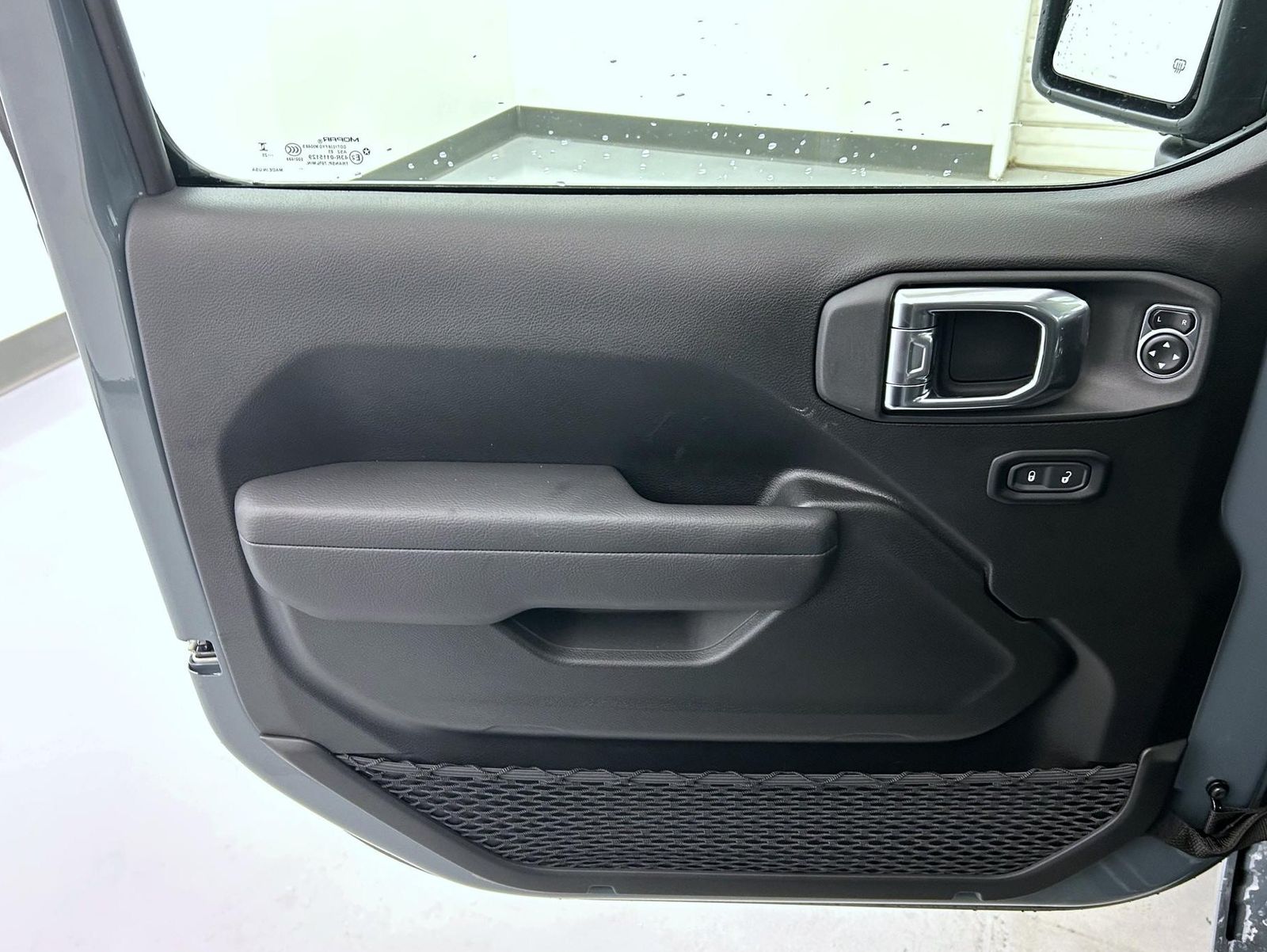 2025 Jeep Wrangler Sport S photo 9