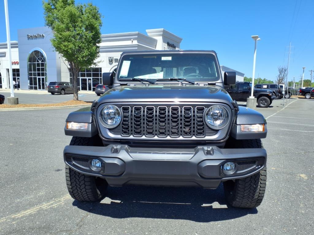 2025 Jeep Gladiator Sport photo 2