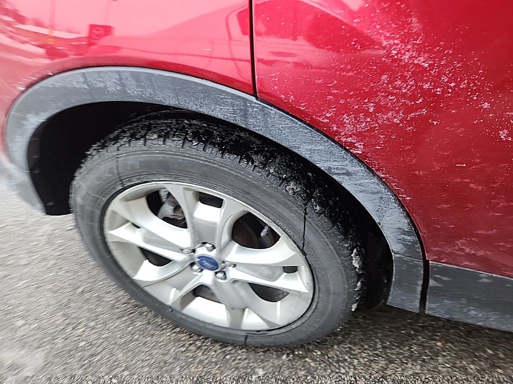 2013 Ford Escape SEL photo 2