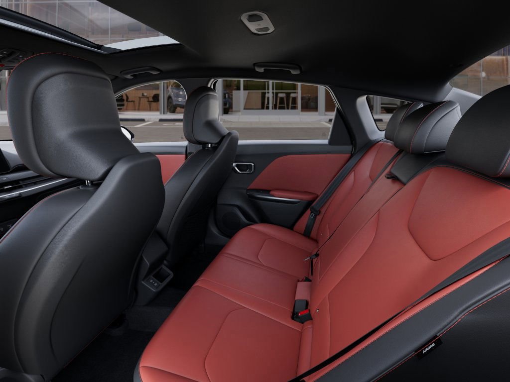 2025 Kia K4 GT-Line photo 17