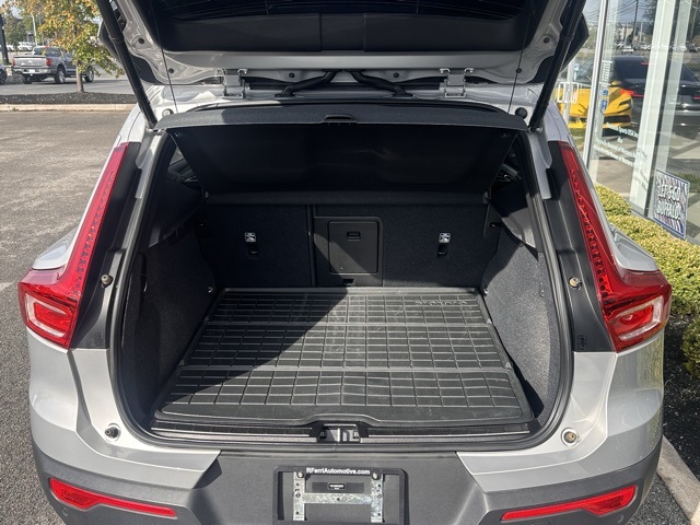 2023 Volvo XC40 Plus photo 6