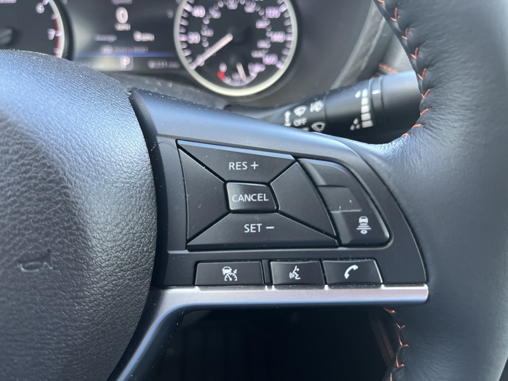 2023 Nissan Sentra SR photo 9