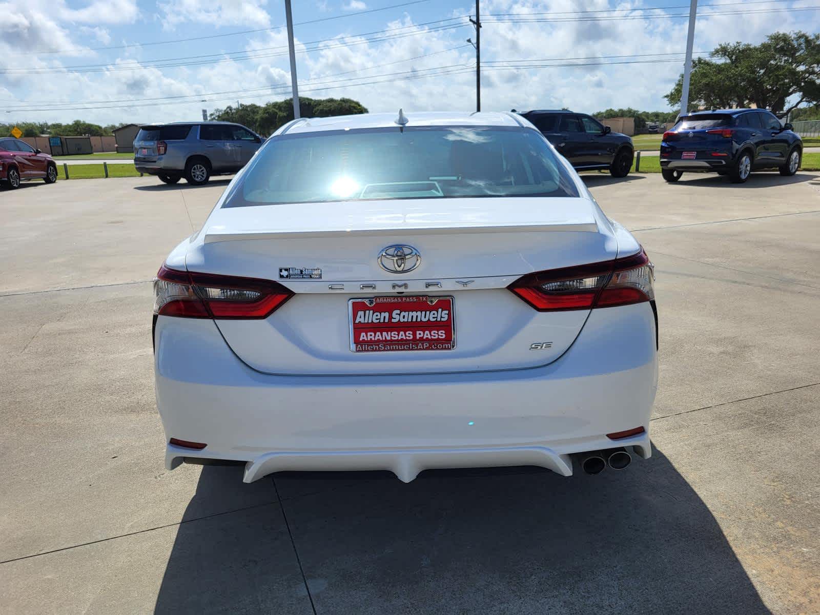 2024 Toyota Camry SE photo 4