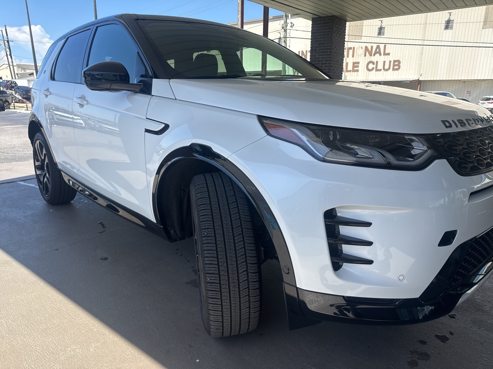 2024 Land Rover Discovery Sport SE photo 6