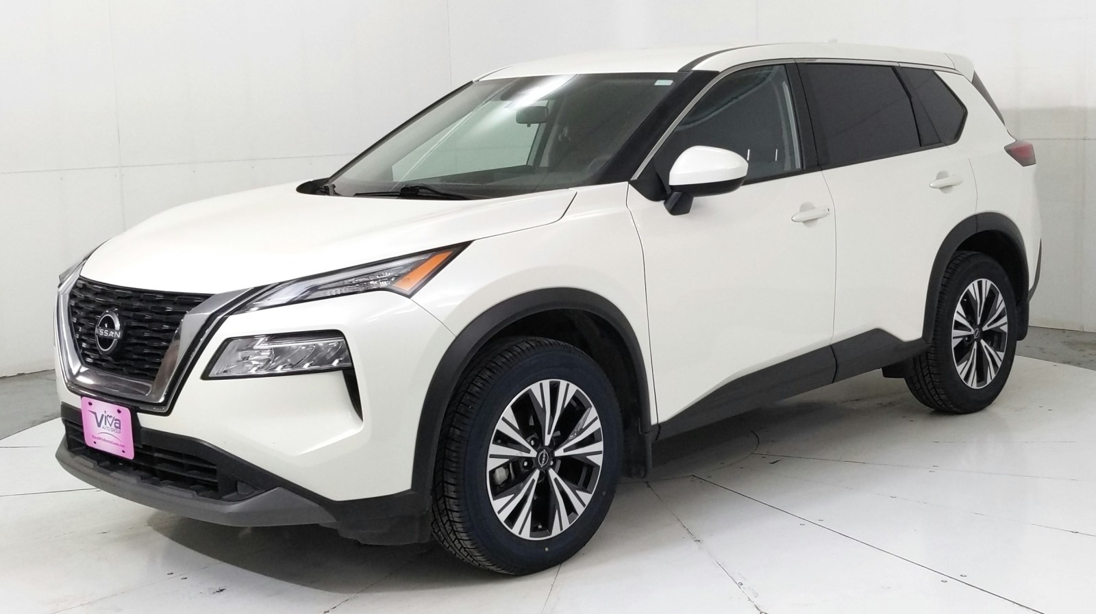 Used 2023 WHITE Nissan SV image 1