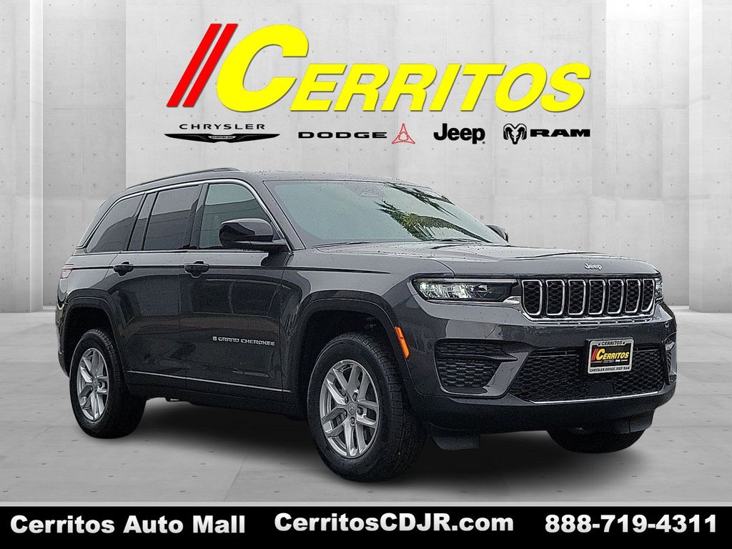 2025 Jeep Grand Cherokee Laredo's photo