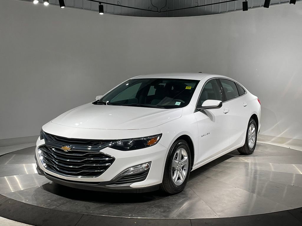 2024 Chevrolet Malibu LS photo 4
