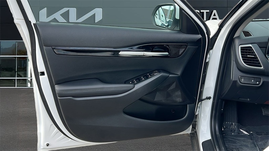 2026 Kia Seltos EX photo 12