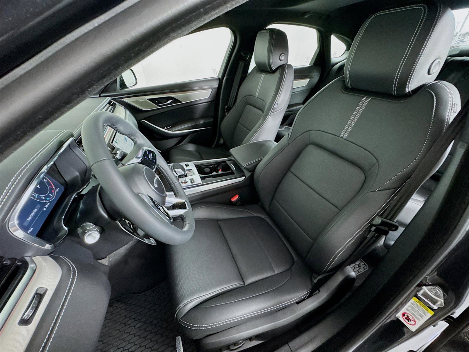 2024 Jaguar XF P300 R-Dynamic SE photo 11