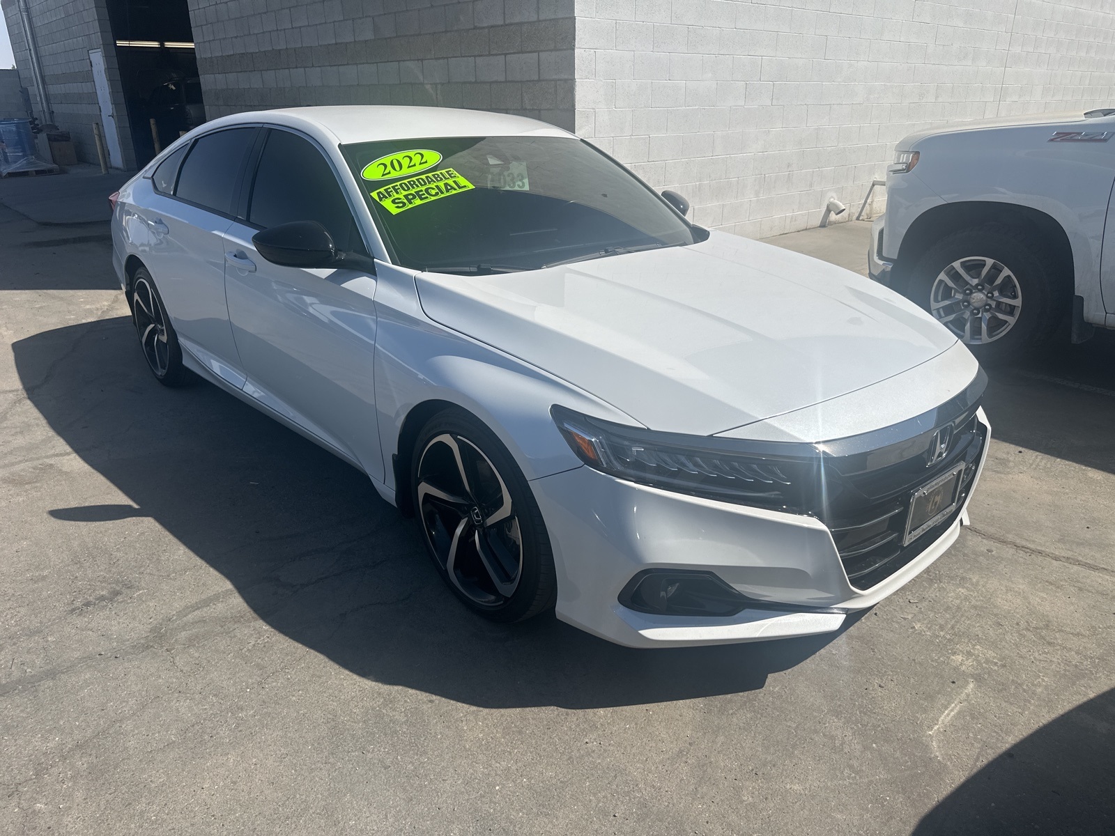 2022 Honda Accord Sport SE photo 2