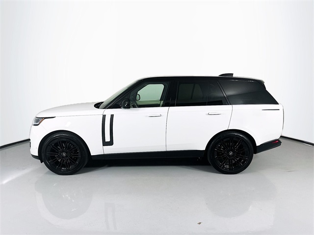 2025 Land Rover Range Rover SE photo 5