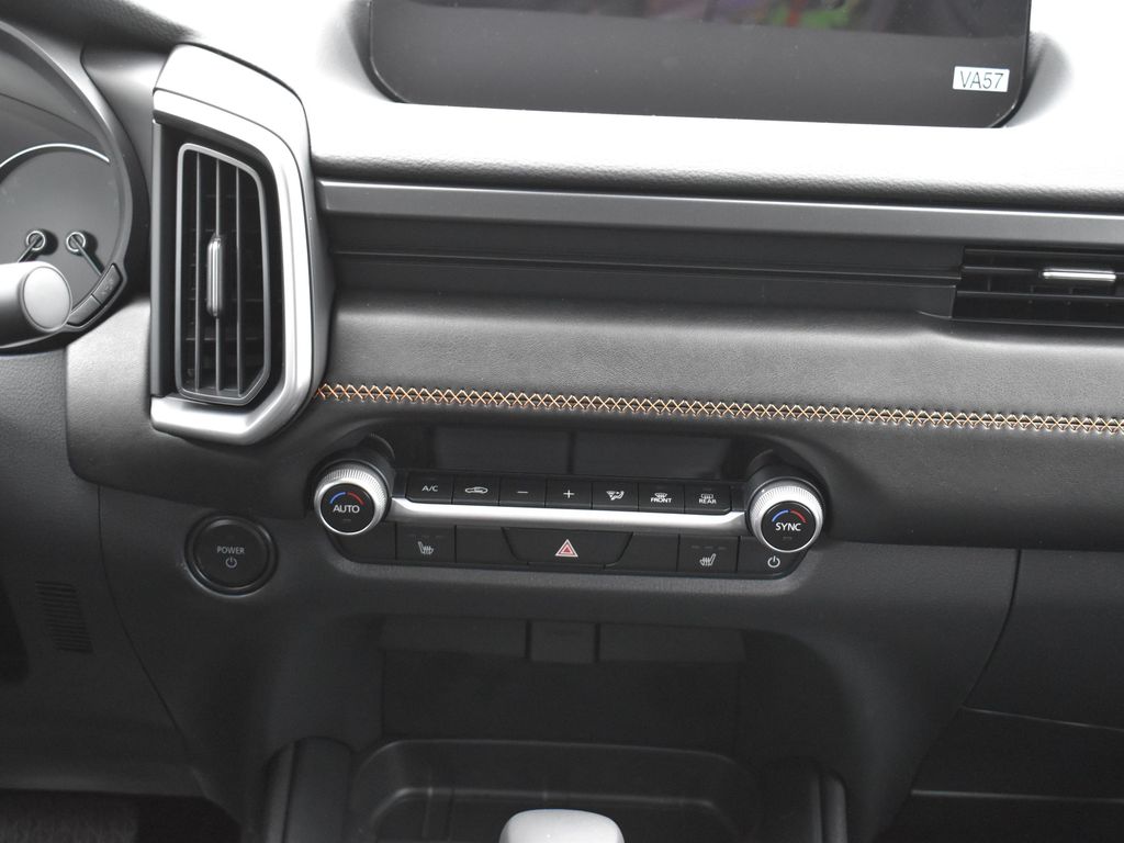 2025 Mazda CX-50 Premium photo 17