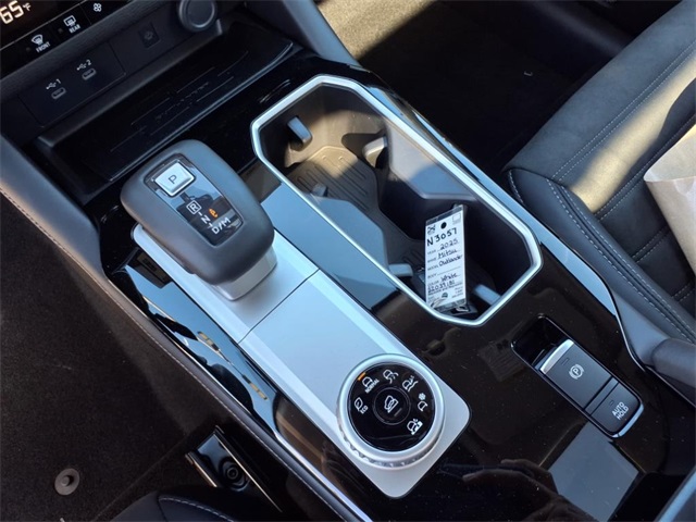 2025 Mitsubishi Outlander S-AWC photo 9