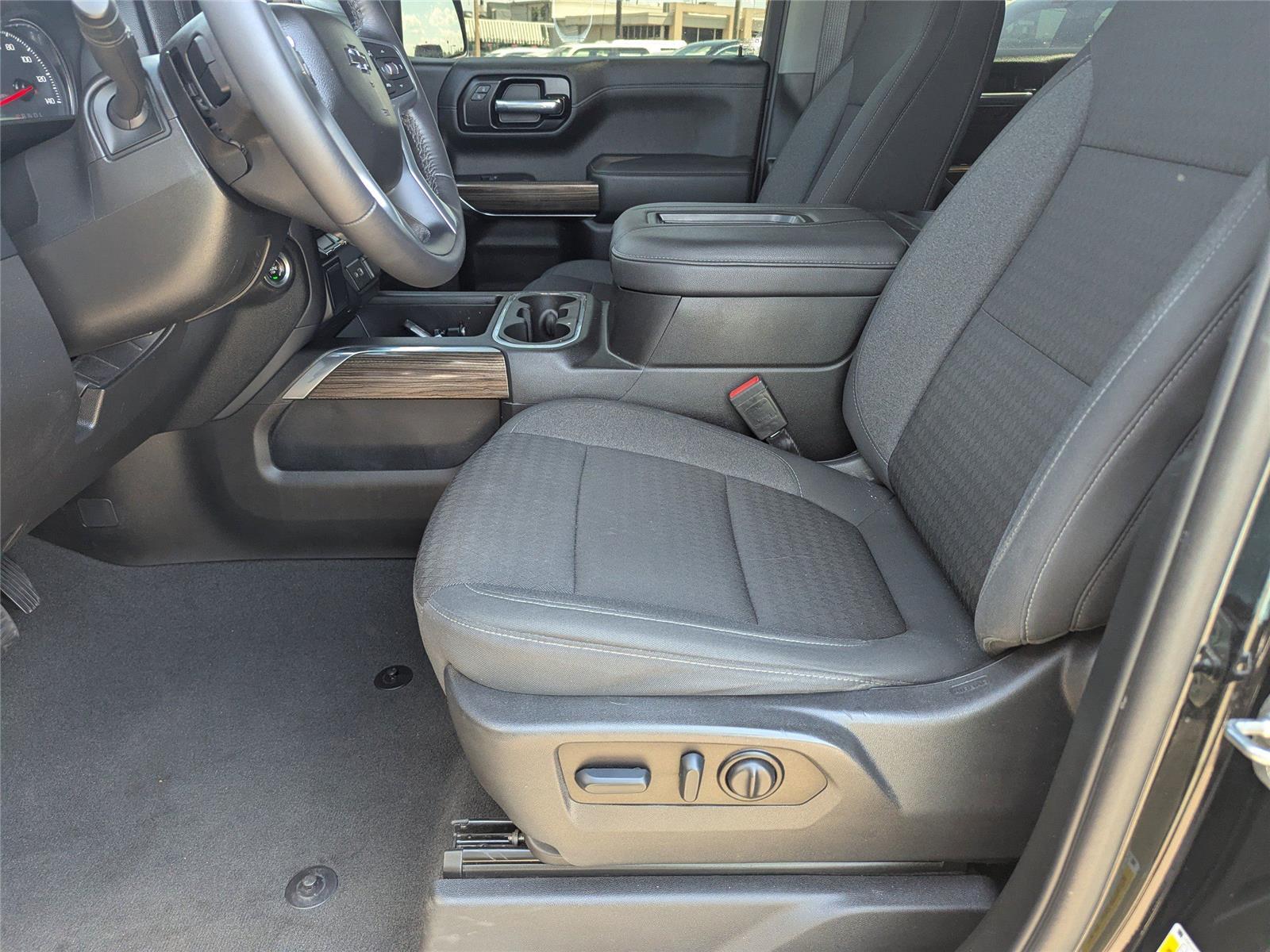 2022 Chevrolet Silverado 1500 RST photo 17