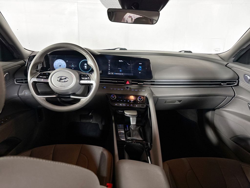 2023 Hyundai Elantra SEL photo 12