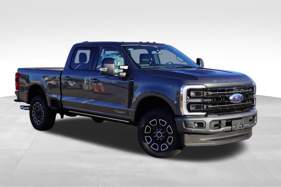 2026 Ford F-350 Super Duty Platinum's photo