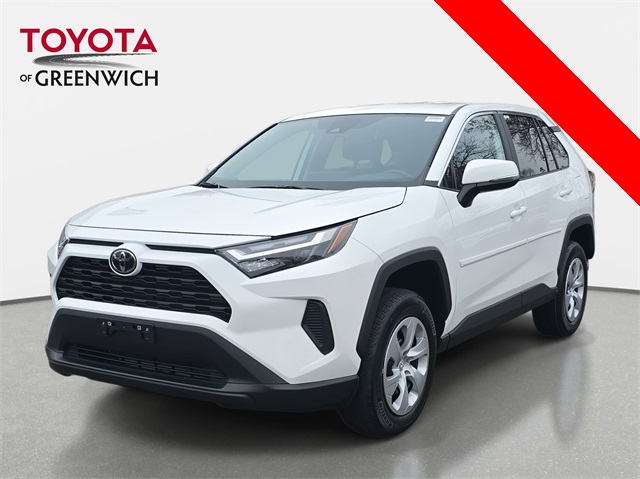 2025 Toyota RAV4 LE's photo