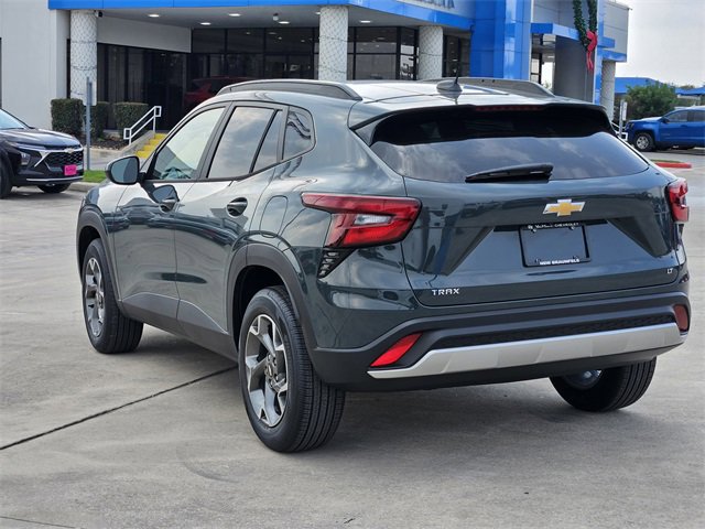 2026 Chevrolet Trax LT photo 2