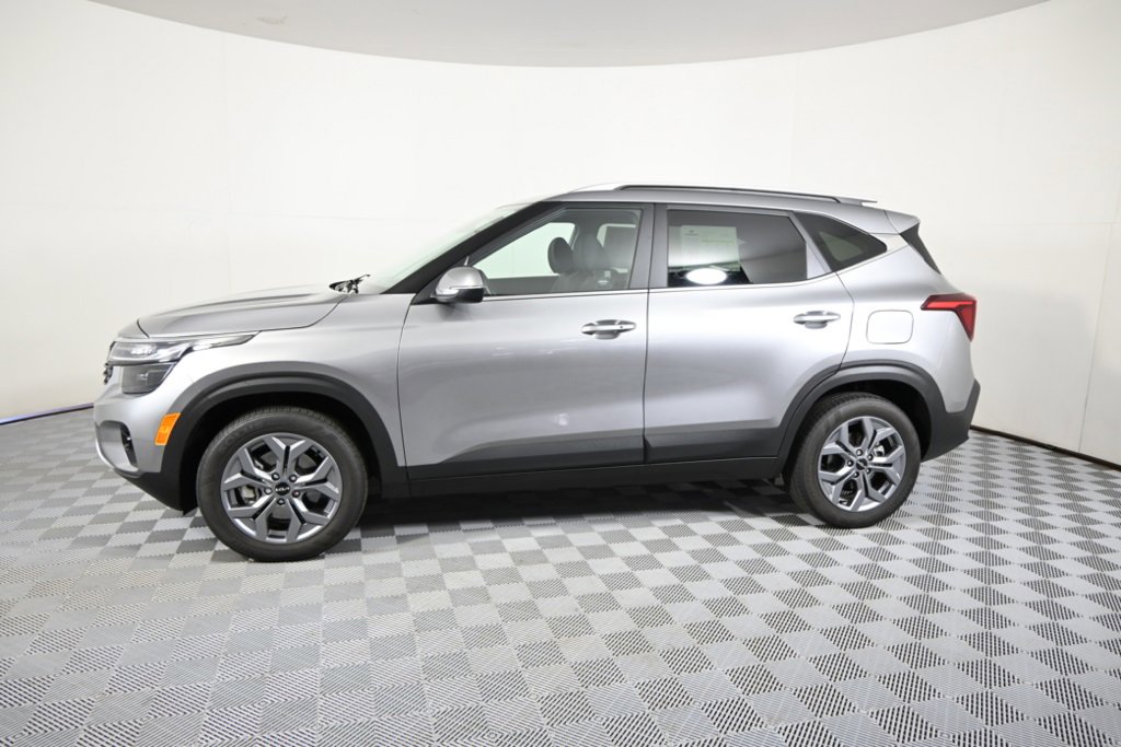 2024 Kia Seltos S photo 2