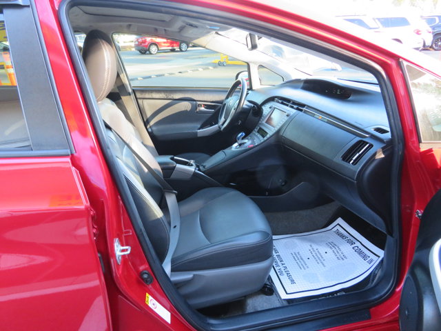 2015 Toyota Prius Four photo 13