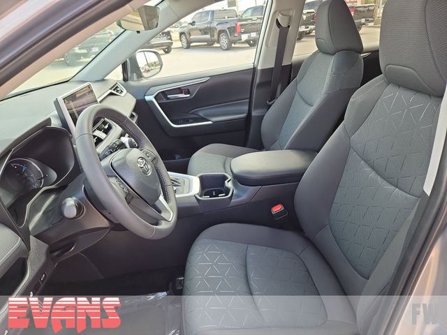2025 Toyota RAV4 Hybrid XLE photo 17