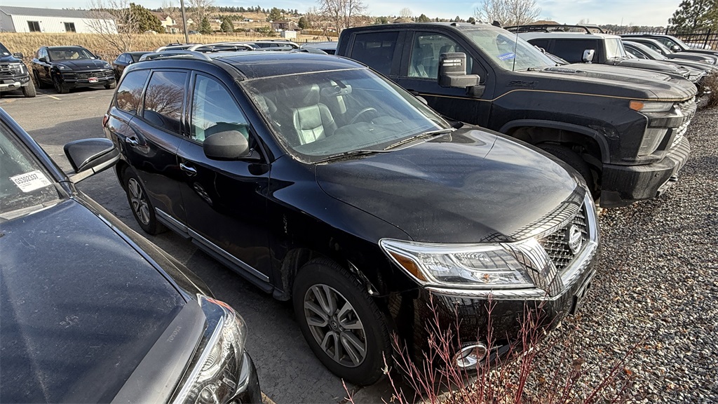 2013 Nissan Pathfinder SL's photo