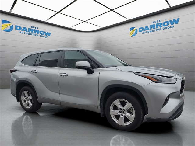 2024 Toyota Highlander LE photo 6