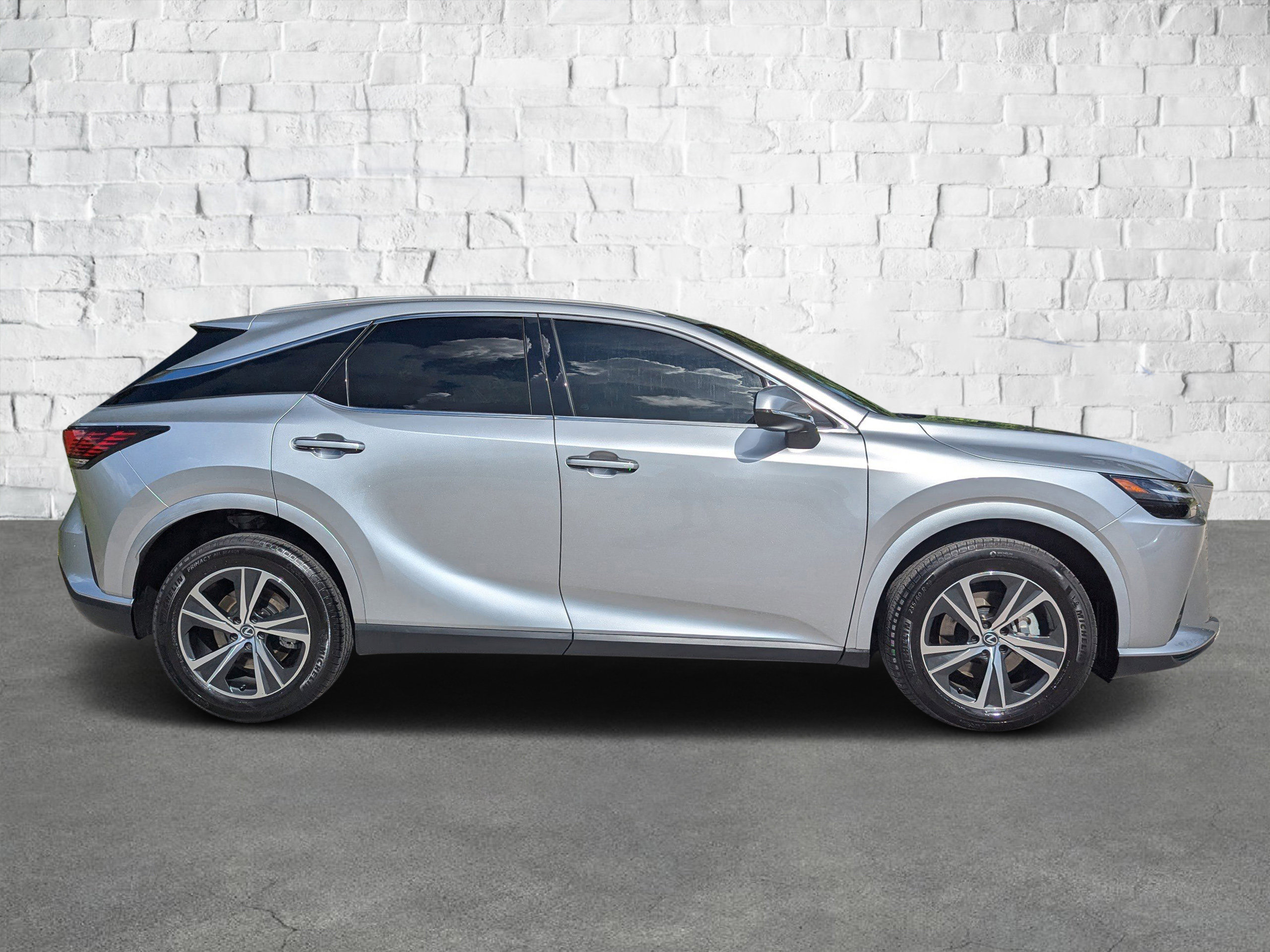 2024 Lexus RX 350 photo 3