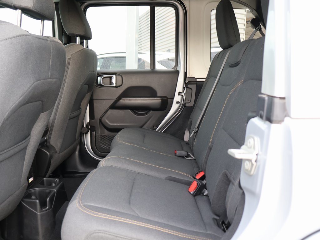 2024 Jeep Wrangler Sahara photo 14