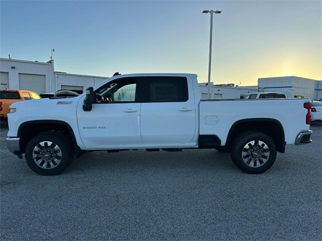 2026 Chevrolet Silverado 2500HD LT photo 2