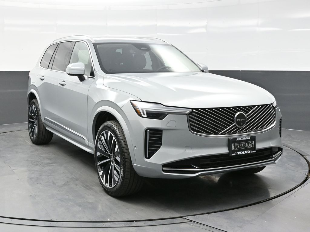 2026 Volvo XC90 Plus's photo