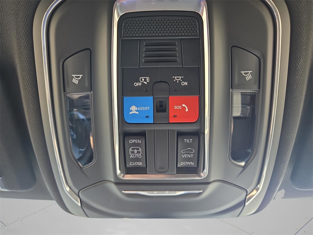 2025 Jeep Grand Cherokee Laredo X photo 9