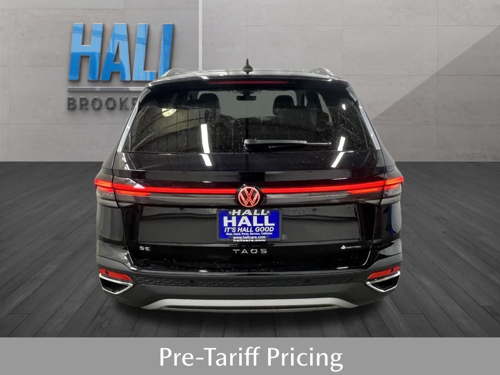 2025 Volkswagen Taos SE photo 4