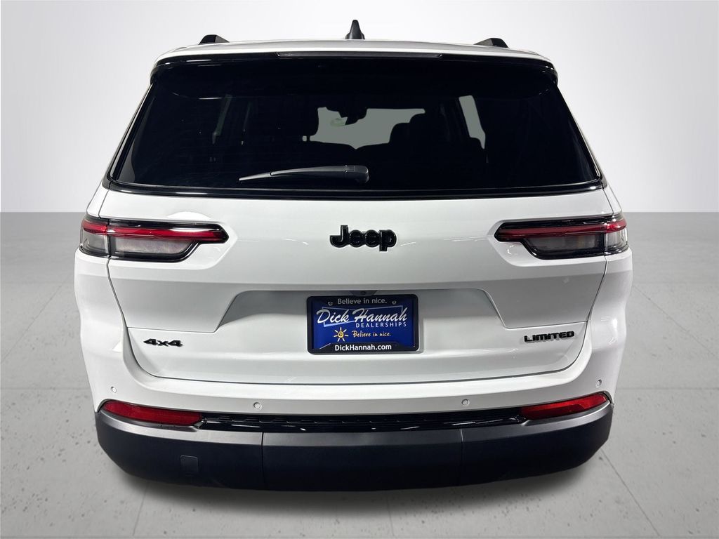 2025 Jeep Grand Cherokee Limited photo 3