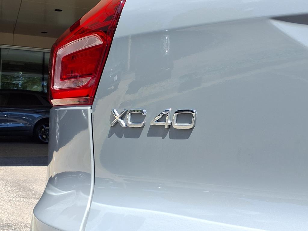 2024 Volvo XC40 Ultimate photo 7