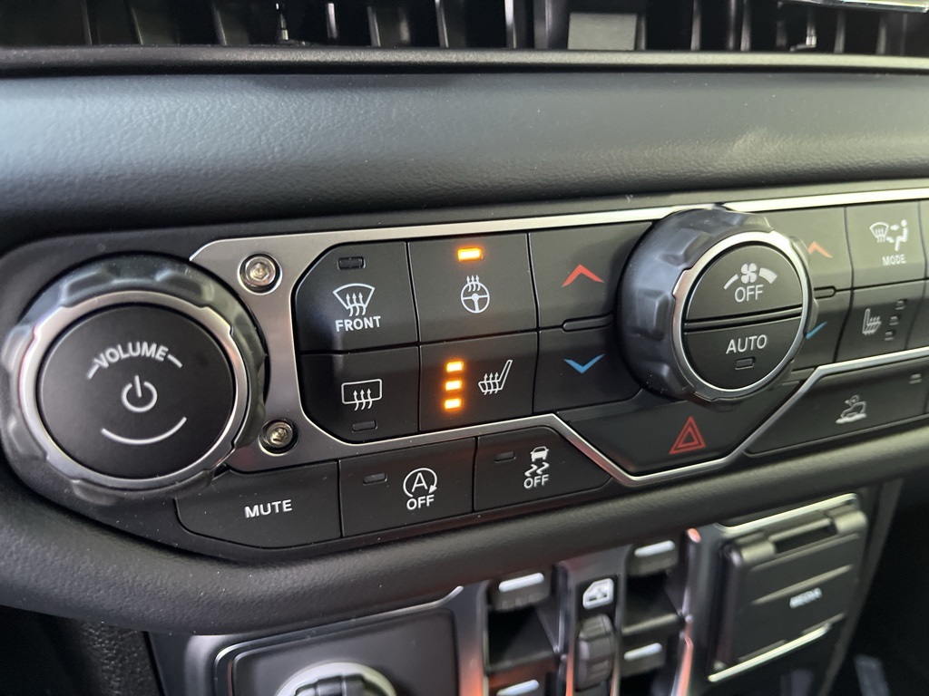 2025 Jeep Gladiator Sport photo 3