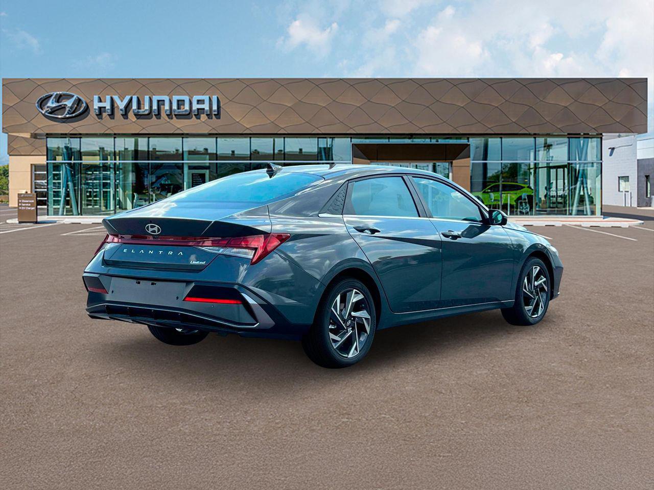 2025 Hyundai Elantra Limited photo 7