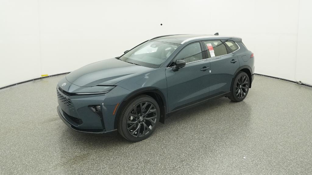 2025 Toyota Crown Signia Limited's photo