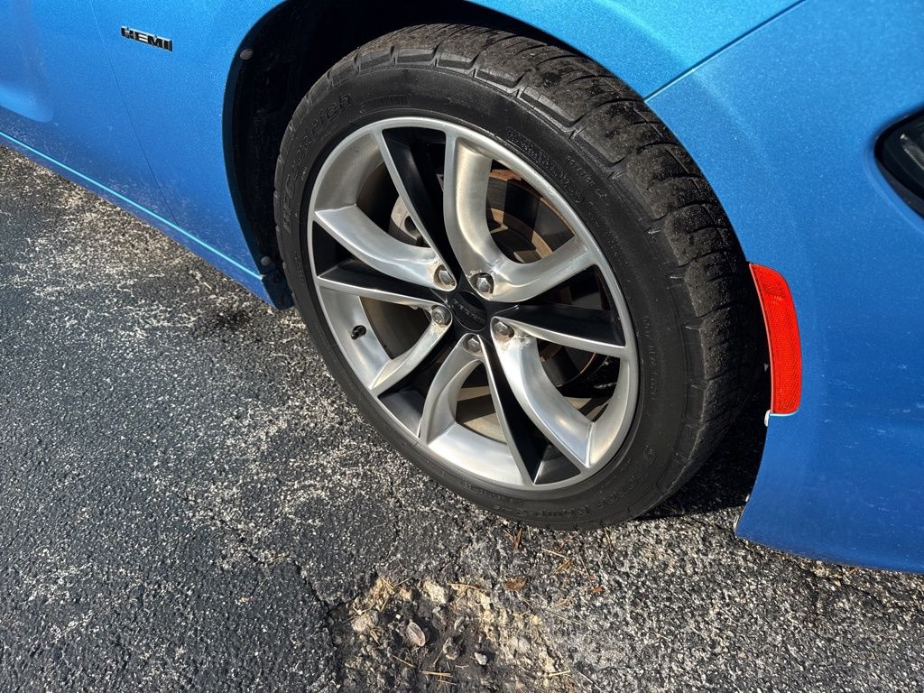 2016 Dodge Charger R/T photo 4