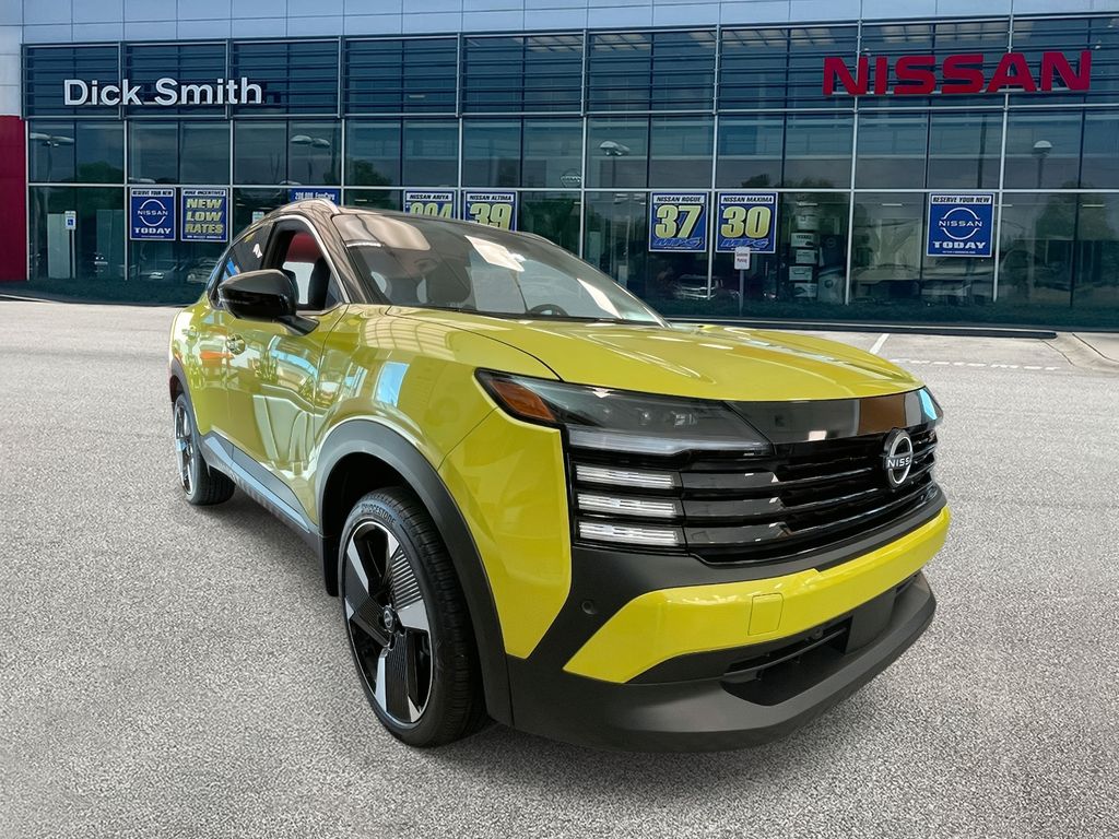 2025 Nissan Kicks SR's photo