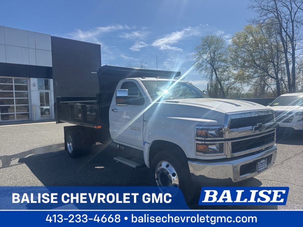 2024 Chevrolet Silverado 4500 Medium Duty Chassis Cab Work Truck's photo