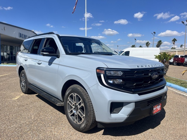 2025 Ford Expedition Active's photo